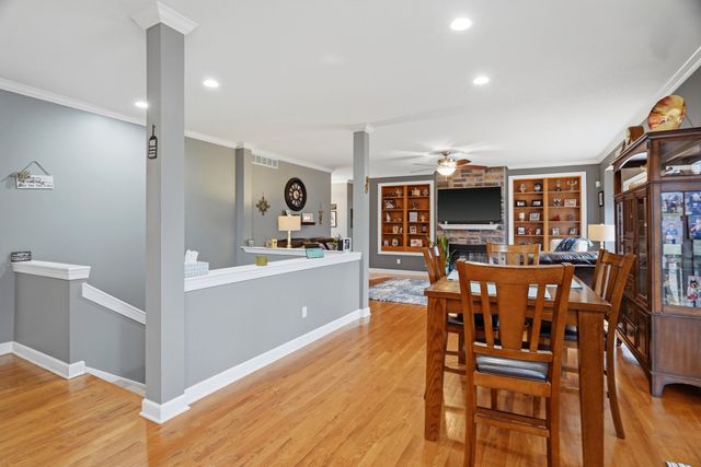 9551 I-70 DR NE, Columbia, MO 65202