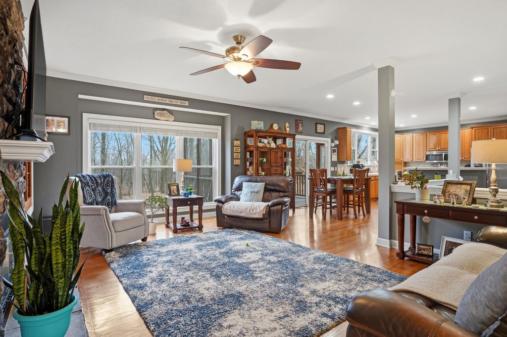 9551 I-70 DR NE, Columbia, MO 65202