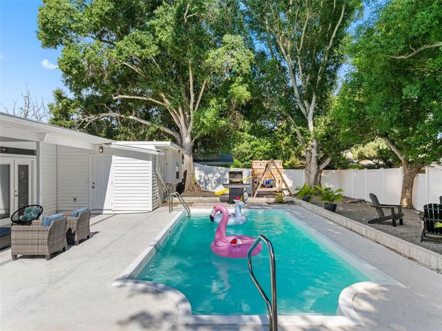 11478 82ND AVENUE, Seminole, FL 33772