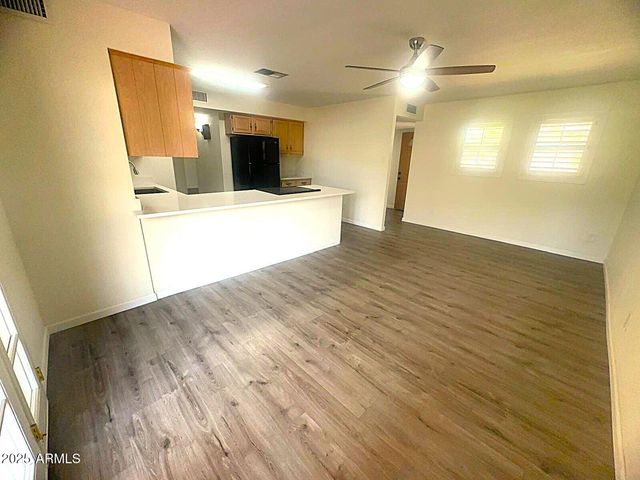 4321 W GREENWAY Road, Glendale, AZ 85306