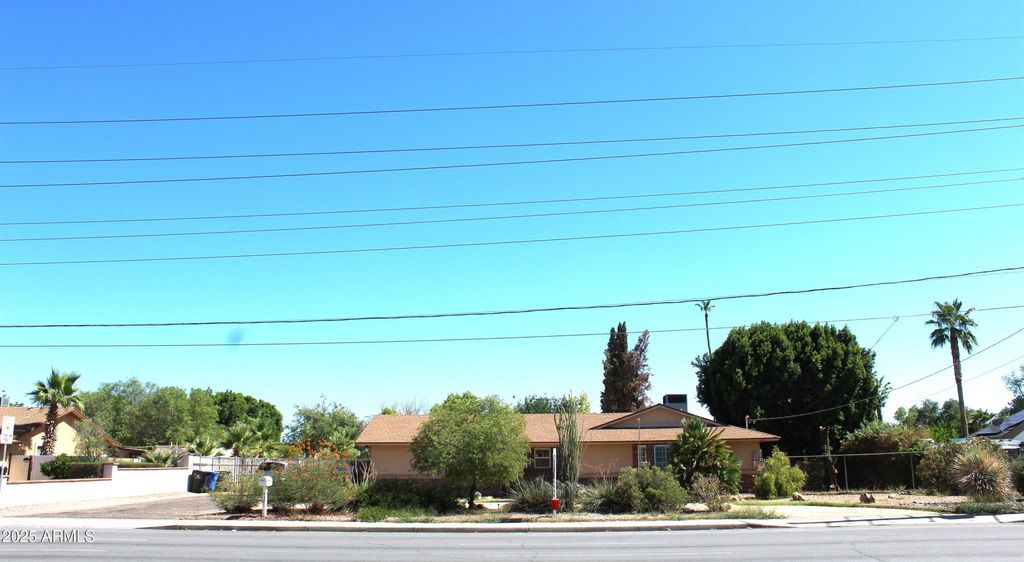 4321 W GREENWAY Road, Glendale, AZ 85306