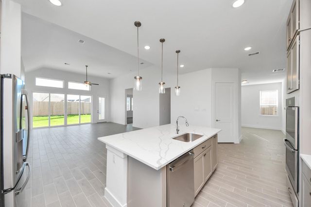 9507 Chateau Hill, Manvel, TX 77578