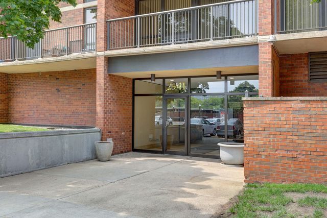 2941 S Michigan Avenue 305, Chicago, IL 60616