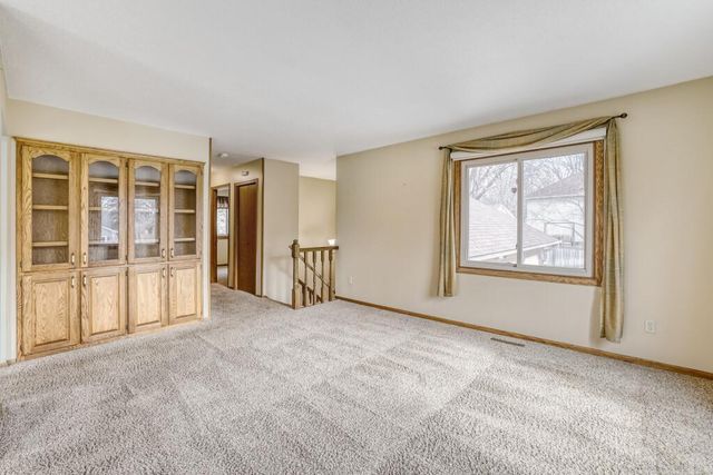 1681 128th Avenue NW, Coon Rapids, MN 55448