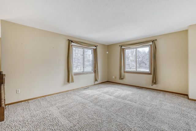 1681 128th Avenue NW, Coon Rapids, MN 55448