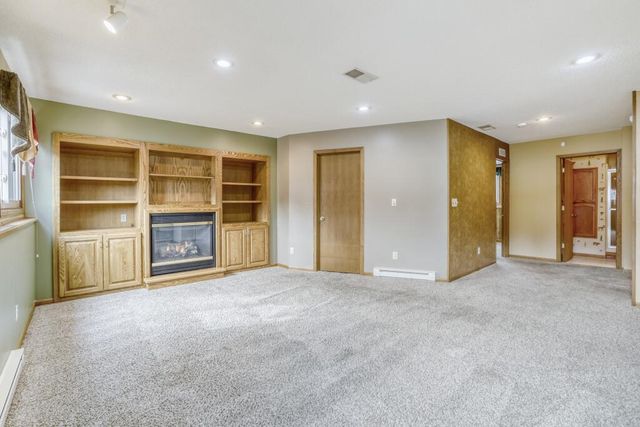 1681 128th Avenue NW, Coon Rapids, MN 55448