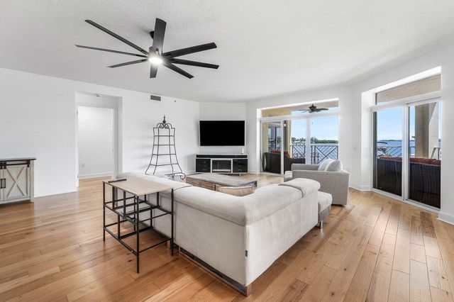 309 E Ocean Avenue 103, Lantana, FL 33462