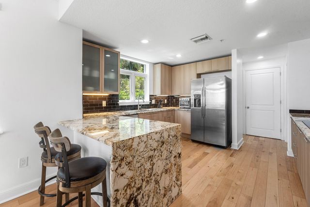 309 E Ocean Avenue 103, Lantana, FL 33462