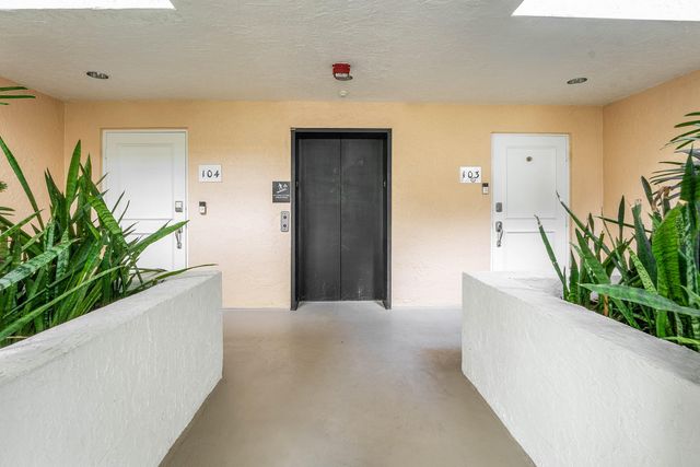 309 E Ocean Avenue 103, Lantana, FL 33462