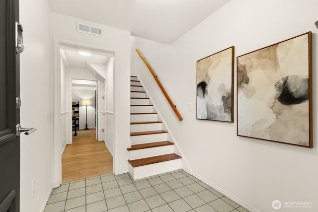 3835 25th Avenue W, Seattle, WA 98199