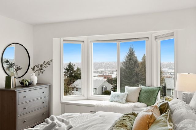 3835 25th Avenue W, Seattle, WA 98199