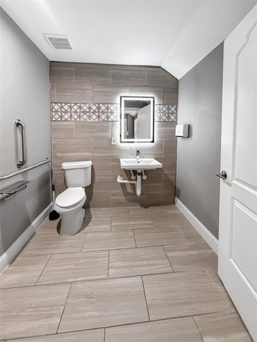 2508 W Crawford Street, Denison, TX 75020