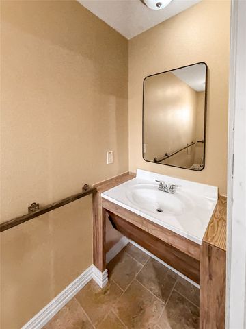 2508 W Crawford Street, Denison, TX 75020