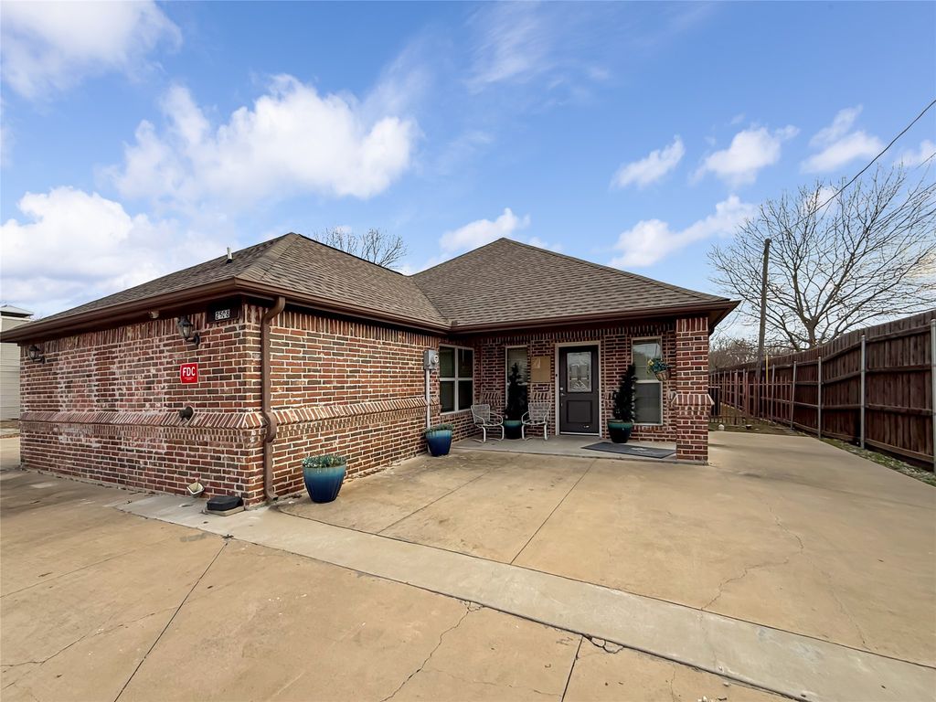 2508 W Crawford Street, Denison, TX 75020