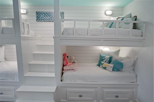 1180 Lagoon Drive, Crystal Beach, TX 77650
