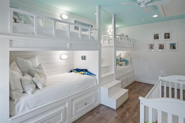1180 Lagoon Drive, Crystal Beach, TX 77650