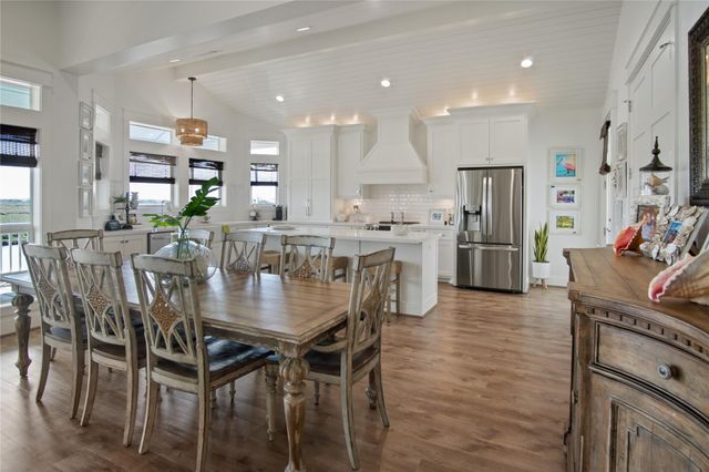 1180 Lagoon Drive, Crystal Beach, TX 77650