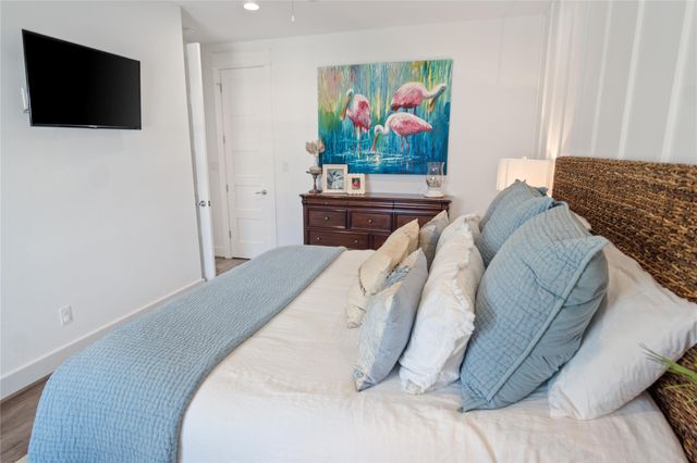 1180 Lagoon Drive, Crystal Beach, TX 77650