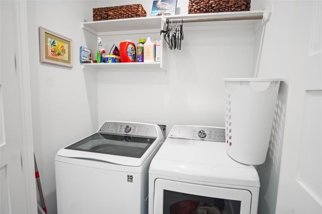 1180 Lagoon Drive, Crystal Beach, TX 77650