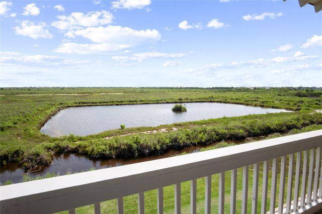 1180 Lagoon Drive, Crystal Beach, TX 77650