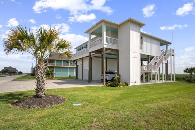 1180 Lagoon Drive, Crystal Beach, TX 77650