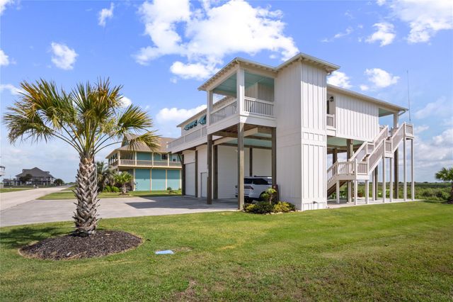 1180 Lagoon Drive, Crystal Beach, TX 77650