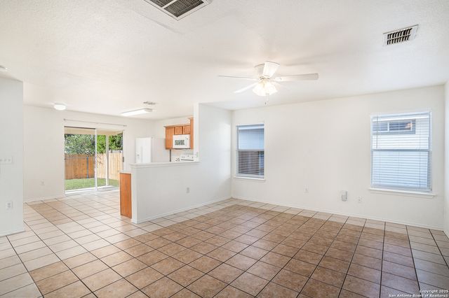 6611 Walnut Valley, San Antonio, TX 78242