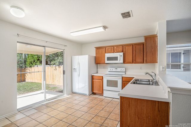 6611 Walnut Valley, San Antonio, TX 78242