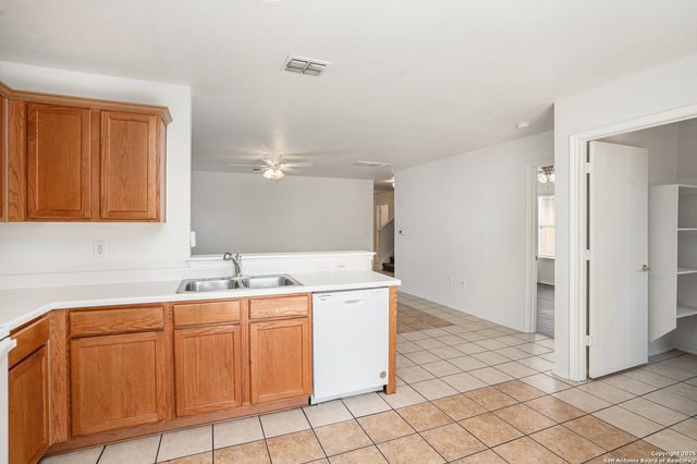 6611 Walnut Valley, San Antonio, TX 78242