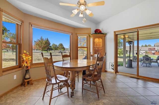 1505 KINGS RD, Rapid City, SD 57702