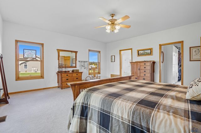 1505 KINGS RD, Rapid City, SD 57702