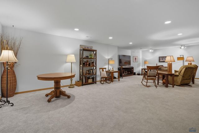 1505 KINGS RD, Rapid City, SD 57702