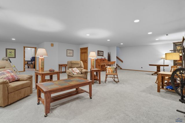 1505 KINGS RD, Rapid City, SD 57702