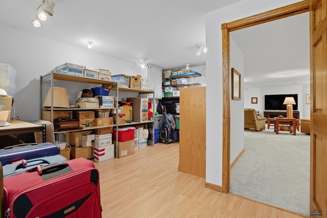 1505 KINGS RD, Rapid City, SD 57702