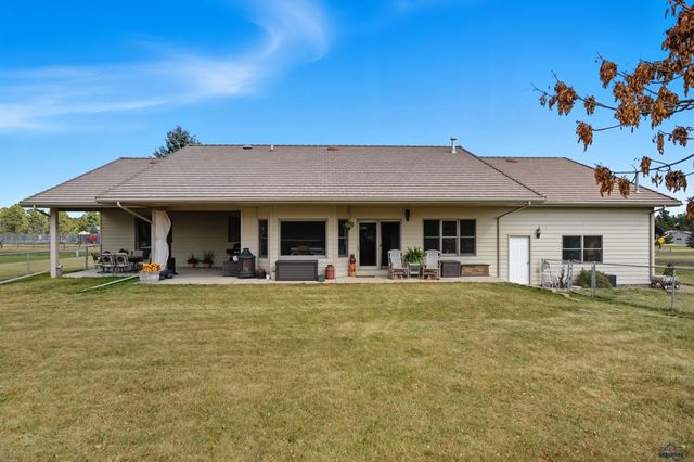 1505 KINGS RD, Rapid City, SD 57702