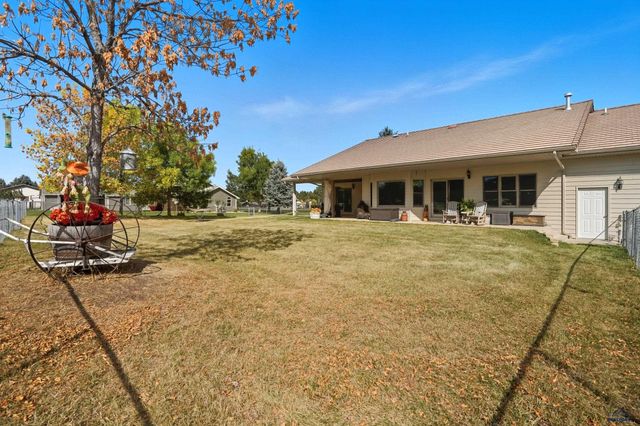 1505 KINGS RD, Rapid City, SD 57702