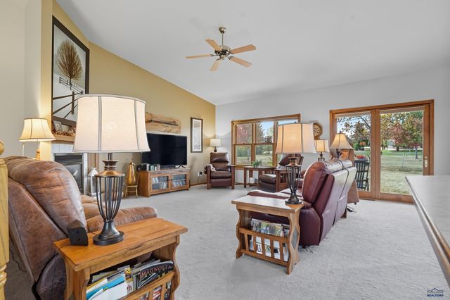 1505 KINGS RD, Rapid City, SD 57702