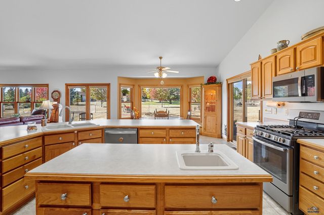 1505 KINGS RD, Rapid City, SD 57702