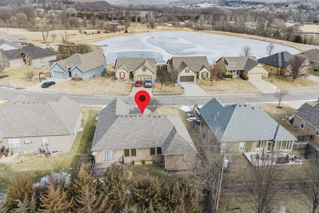 22241 W Sycamore Street, Tonganoxie, KS 66086