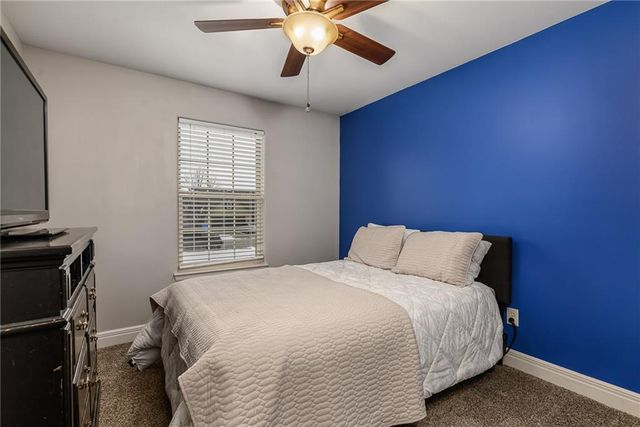 22241 W Sycamore Street, Tonganoxie, KS 66086