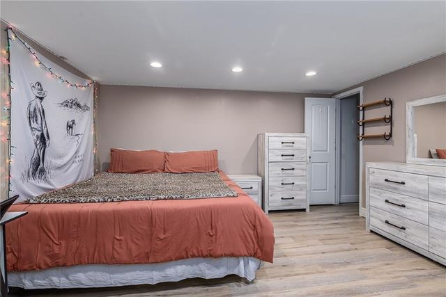 22241 W Sycamore Street, Tonganoxie, KS 66086