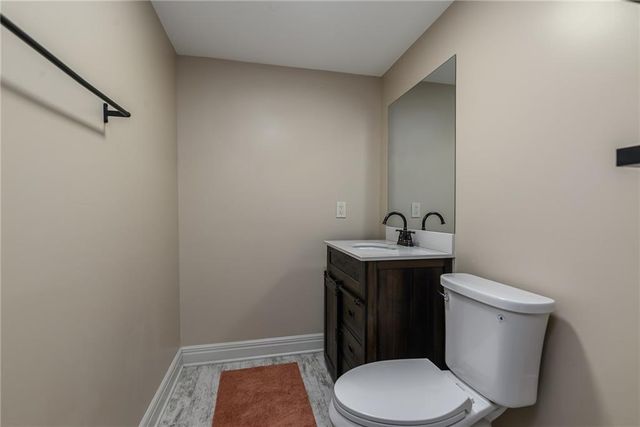 22241 W Sycamore Street, Tonganoxie, KS 66086