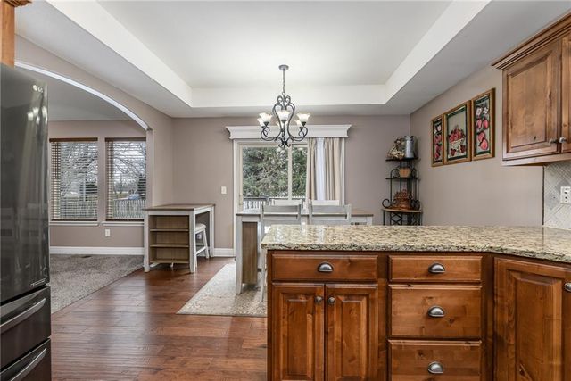 22241 W Sycamore Street, Tonganoxie, KS 66086