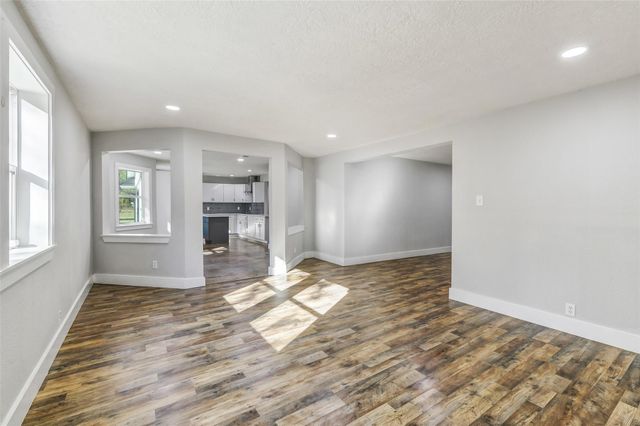 31423 Reids Prairie Road, Waller, TX 77484