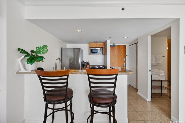1777 Ala Moana Boulevard 1802, Honolulu, HI 96815