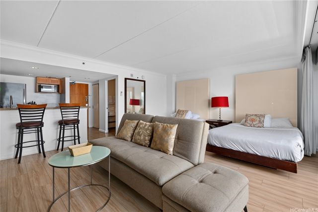 1777 Ala Moana Boulevard 1802, Honolulu, HI 96815