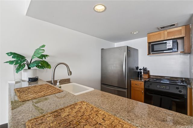1777 Ala Moana Boulevard 1802, Honolulu, HI 96815