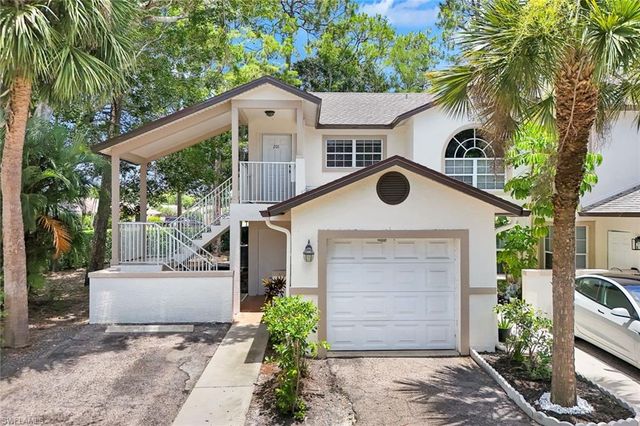 9624 CRESCENT GARDEN DR 201, Naples, FL 34109