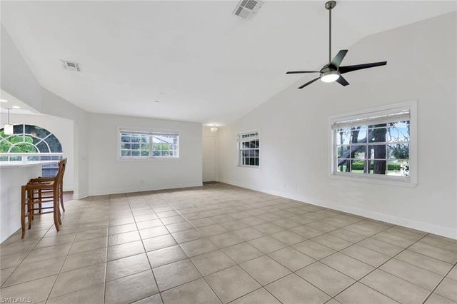 9624 CRESCENT GARDEN DR 201, Naples, FL 34109