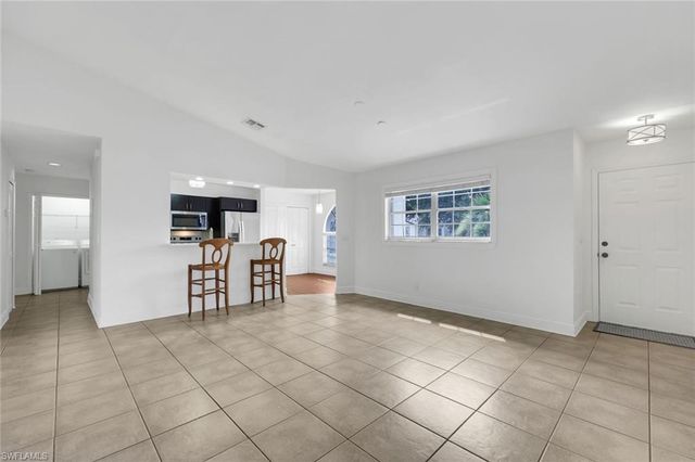 9624 CRESCENT GARDEN DR 201, Naples, FL 34109
